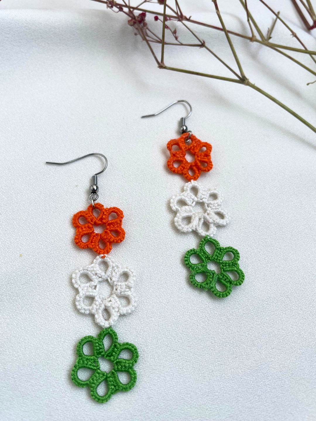 Tricolor Earrings Knots to Node