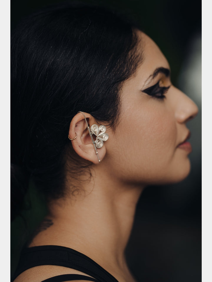 Tarkashi Bold Earcuff