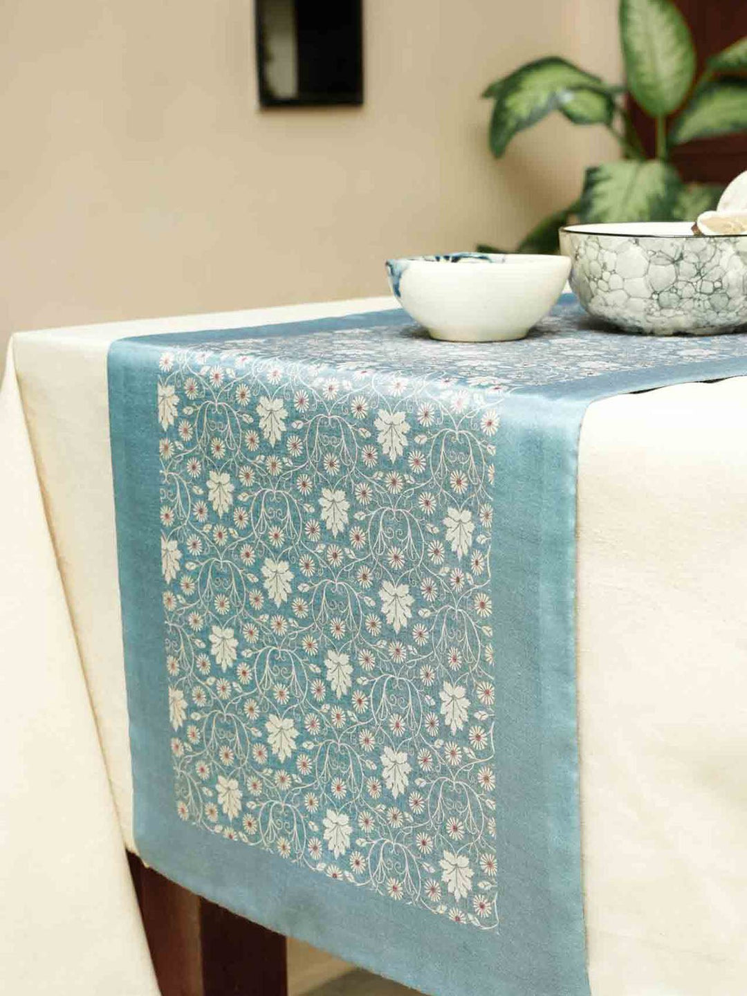 Table and DiningArtisanal Opulent Table RunnerHome Yarn