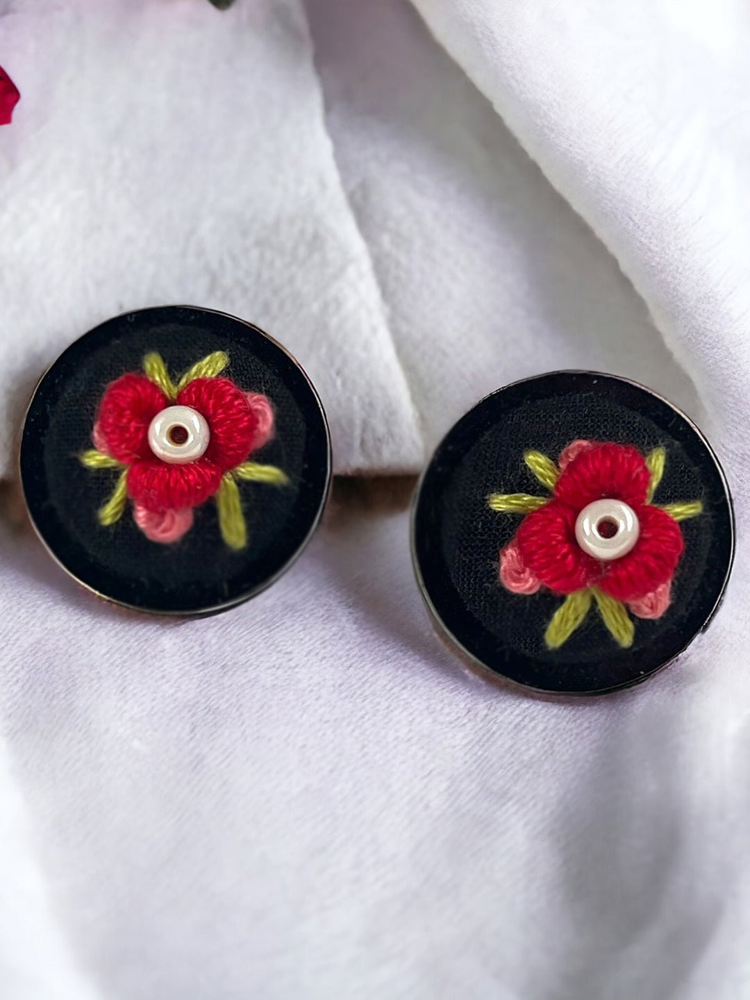 JewelryCosy Daisy, Stud Earring - RubyPurring Threads