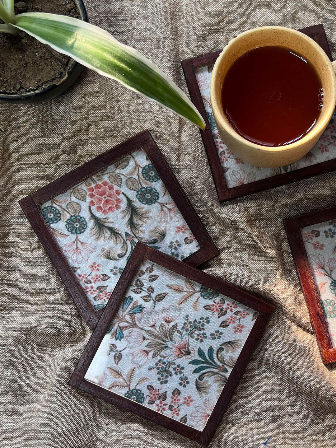 Table and DiningFlowery Coasters CoasterHome Yarn