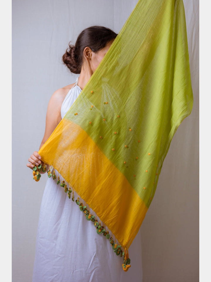 Scarves and WrapsGreen & Yellow Bird Tassel StoleSamoolam