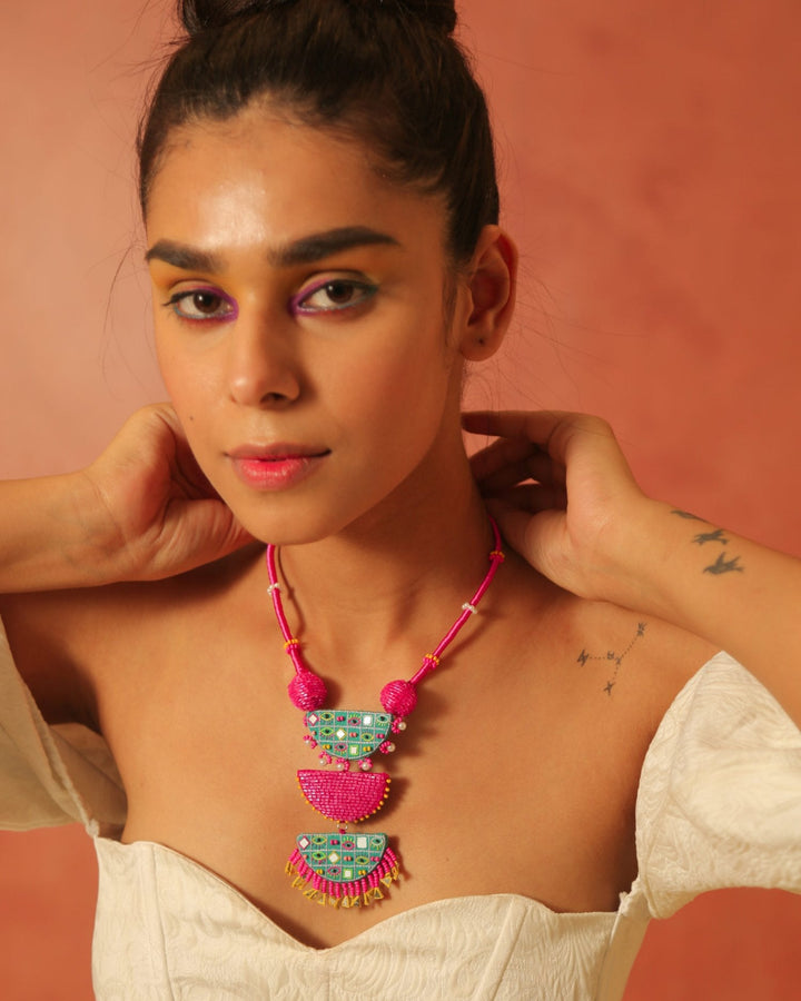 JewelryIYKYK NecklaceNakhrewaaliFlourish Planet