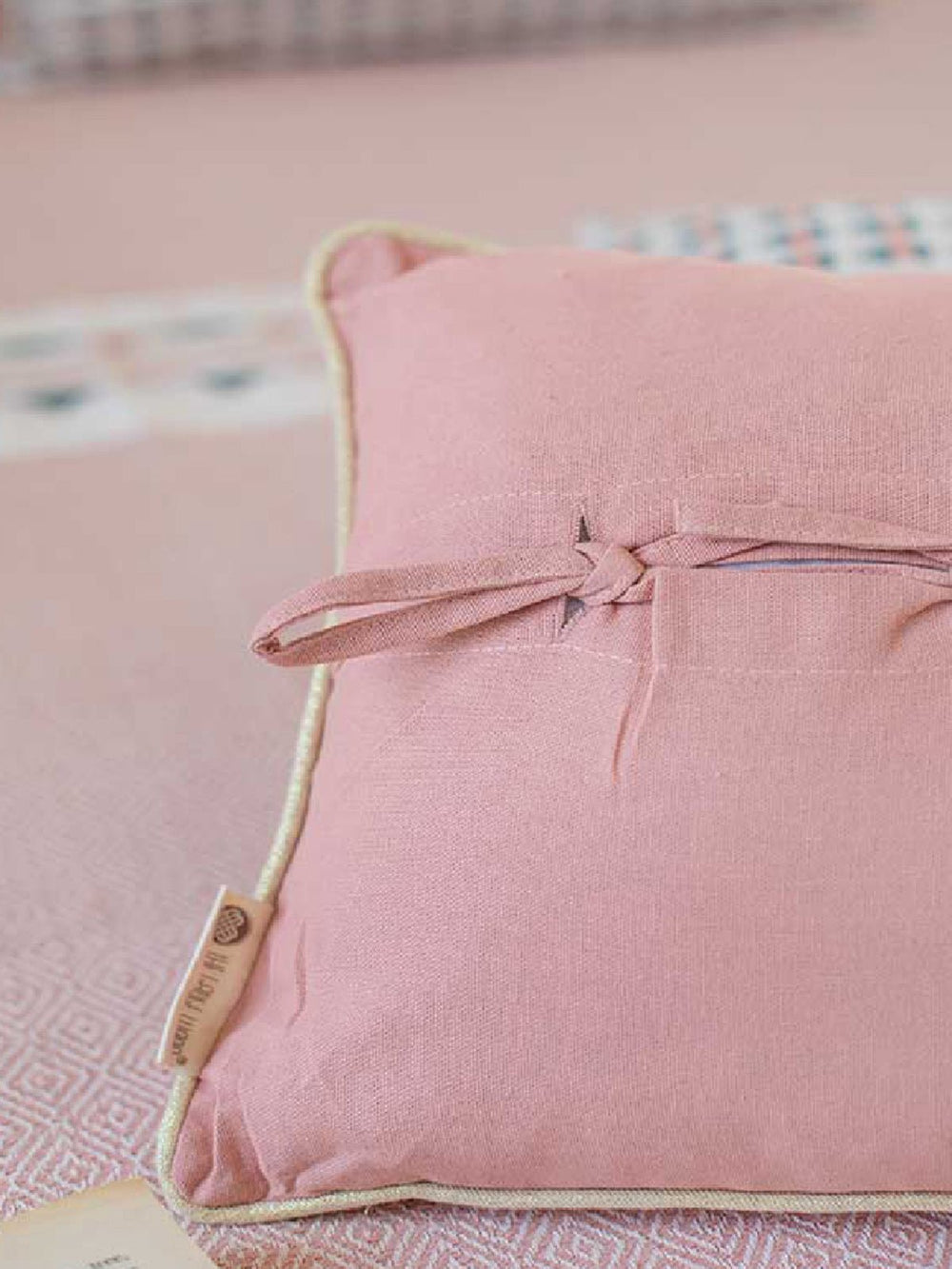 Bed and LivingMeraki Tinge Cushion Cover PinkThe Greige Warp