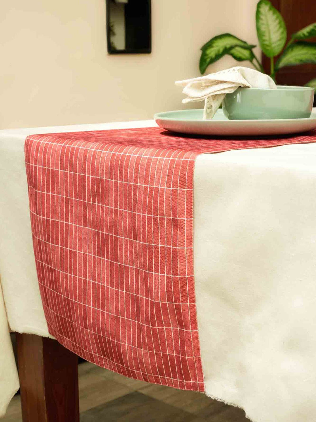 Table and DiningModern Masterpiece Cotton Table RunnerHome Yarn