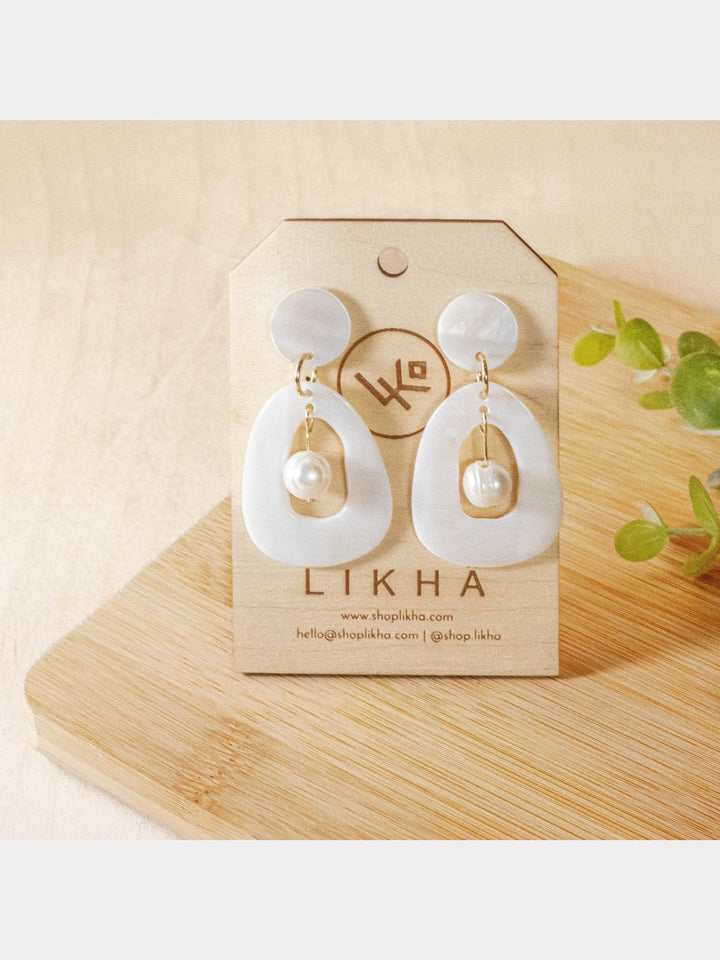 JewelryMother of Pearl Hollow Earrings with Pearl - White | LIKHÂLIKHÂ