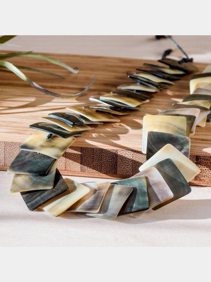 JewelryMother of Pearl Shell Necklace - Playa Iridescent Grey | LIKHÂLIKHÂ