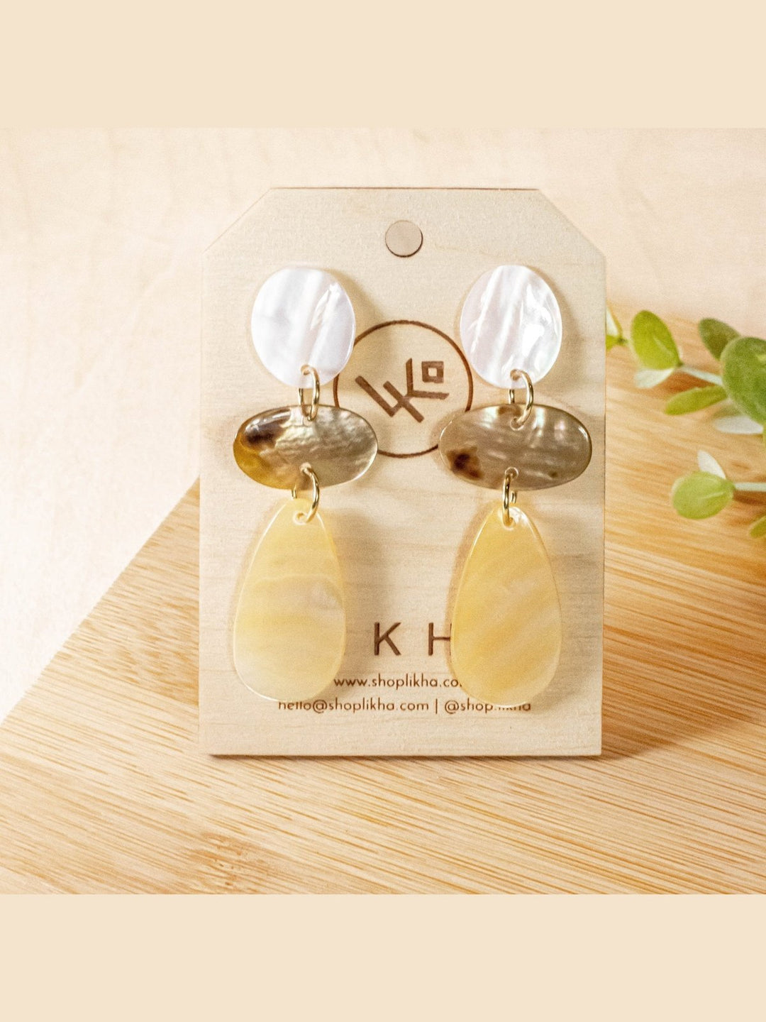 JewelryMother of Pearl Tricolor Dangle Earrings | LIKHÂLIKHÂ