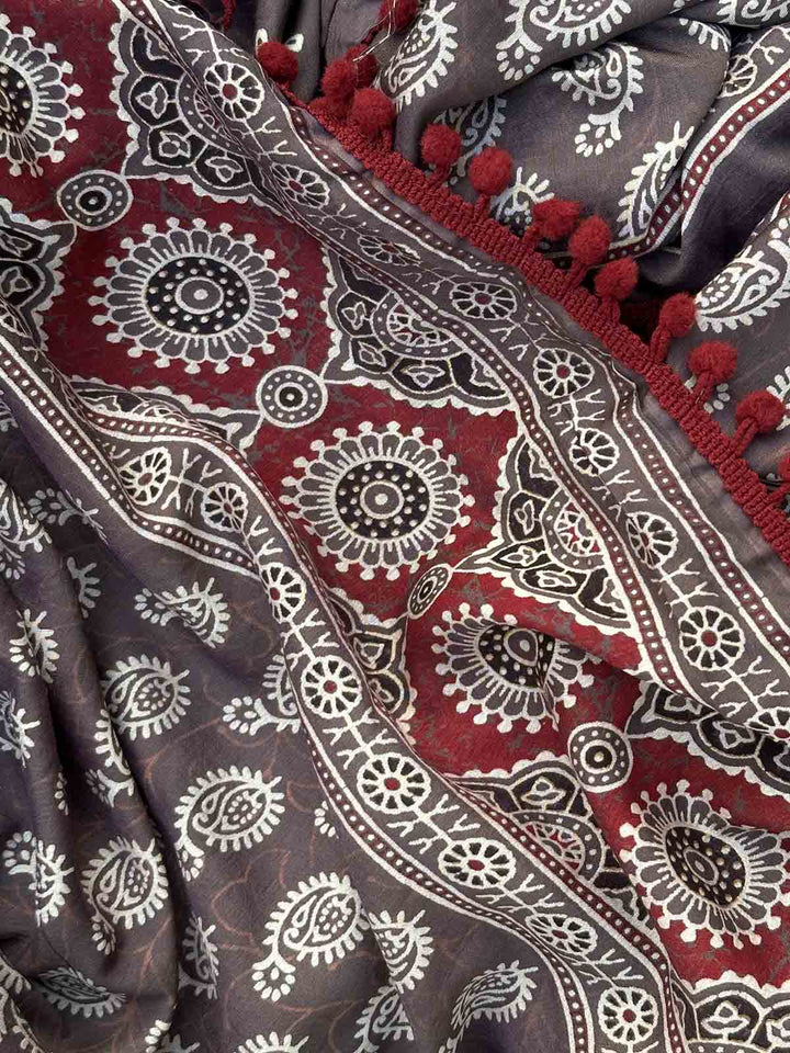 SareesPaisley Perfection Mauve Muslin Cotton SareePolki by Bhagwati SareesFlourish Planet