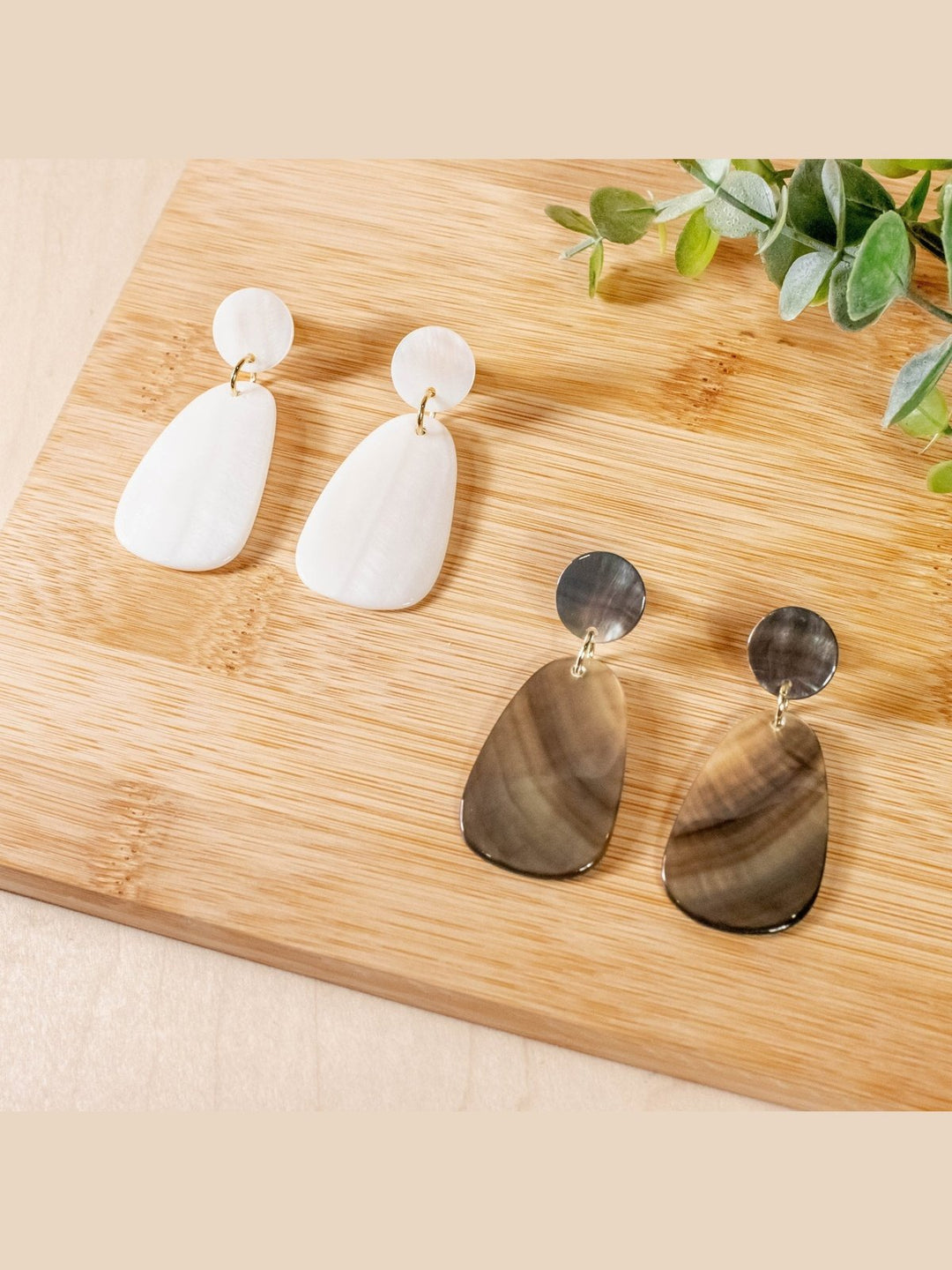 JewelryPearl White Mother of Pearl Earrings - Geometric Earrings | LIKHÂLIKHÂ