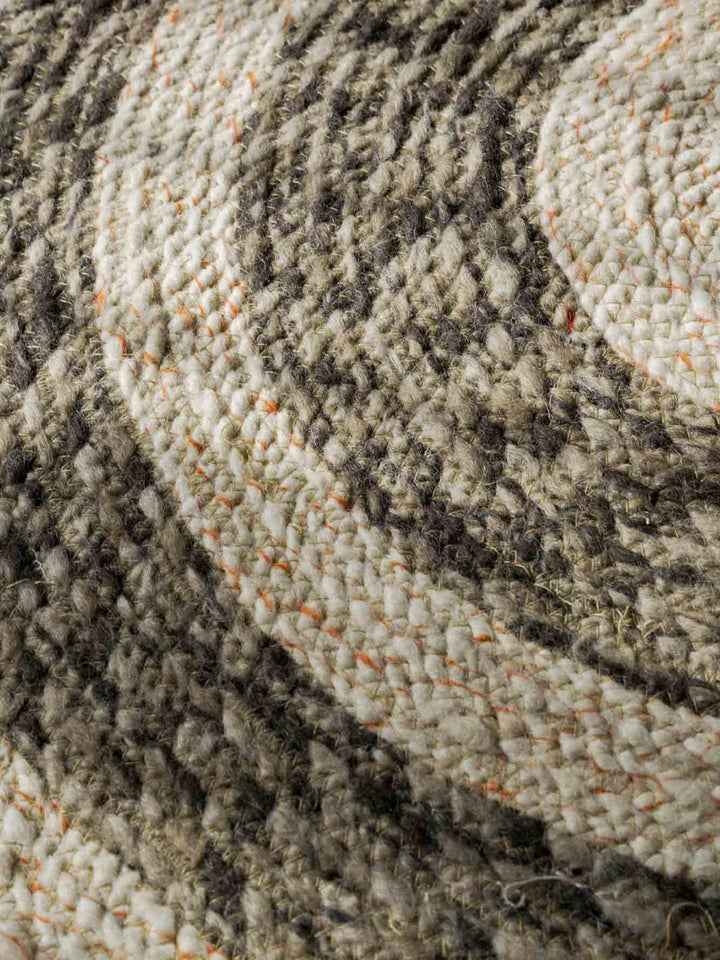 Rugs and CarpetsRelaxed Woolen RugHome Yarn