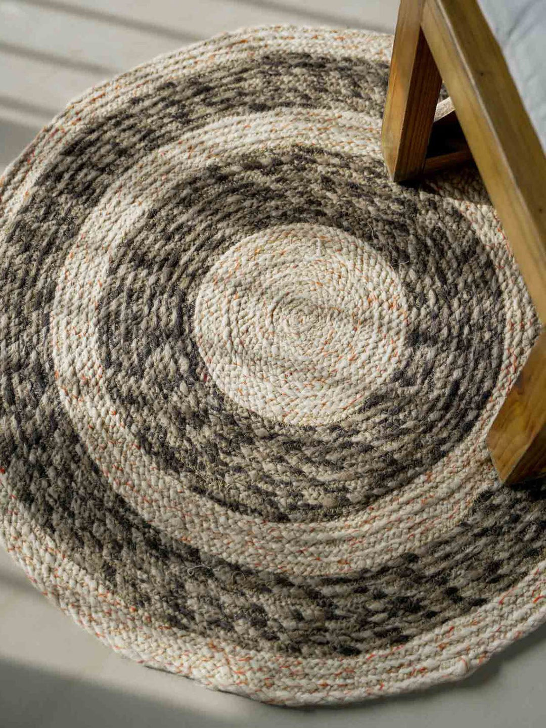 Rugs and CarpetsRelaxed Woolen RugHome Yarn