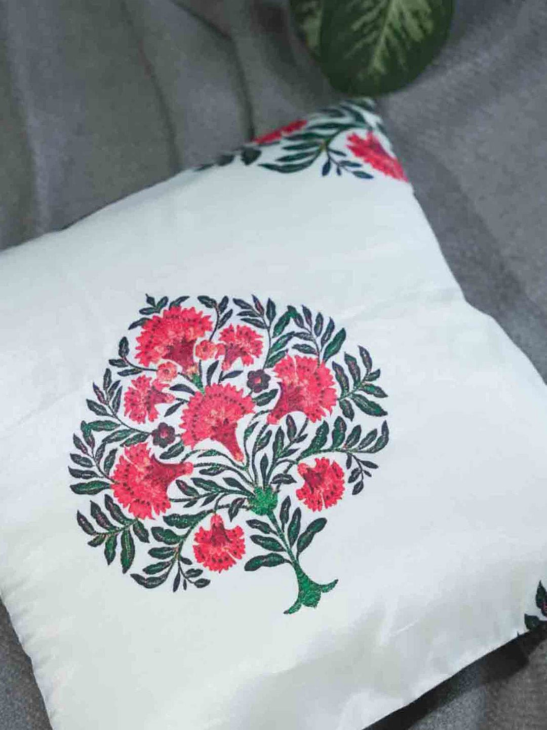 Bed and LivingStunning Floral Cushion CoverHome Yarn