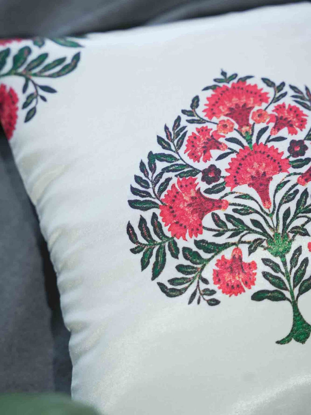 Bed and LivingStunning Floral Cushion CoverHome Yarn