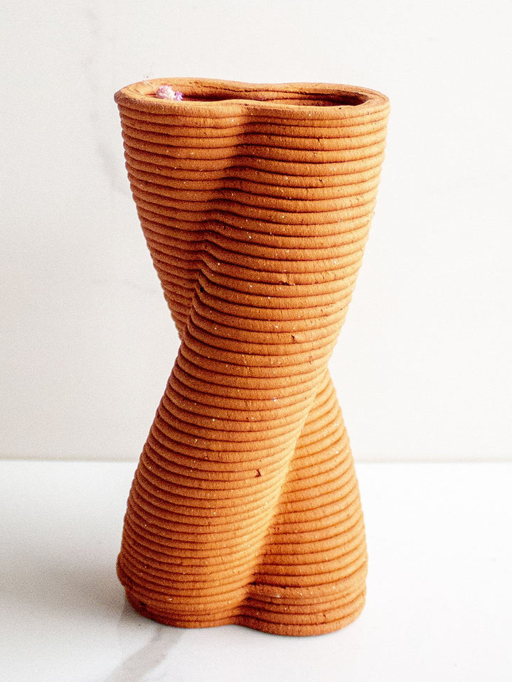 Home DecorTwisted Vol IV Vase BrownByora Homes