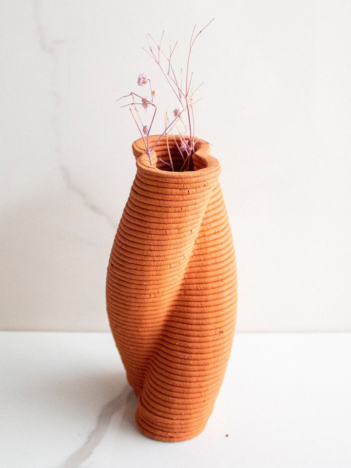 Home DecorTwisted Vol IV Vase BrownByora Homes