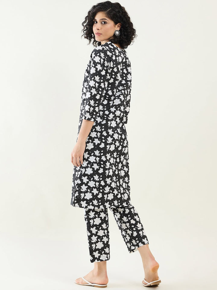 Co - ord SetV - neck Kurta & Cropped Pants SetArras