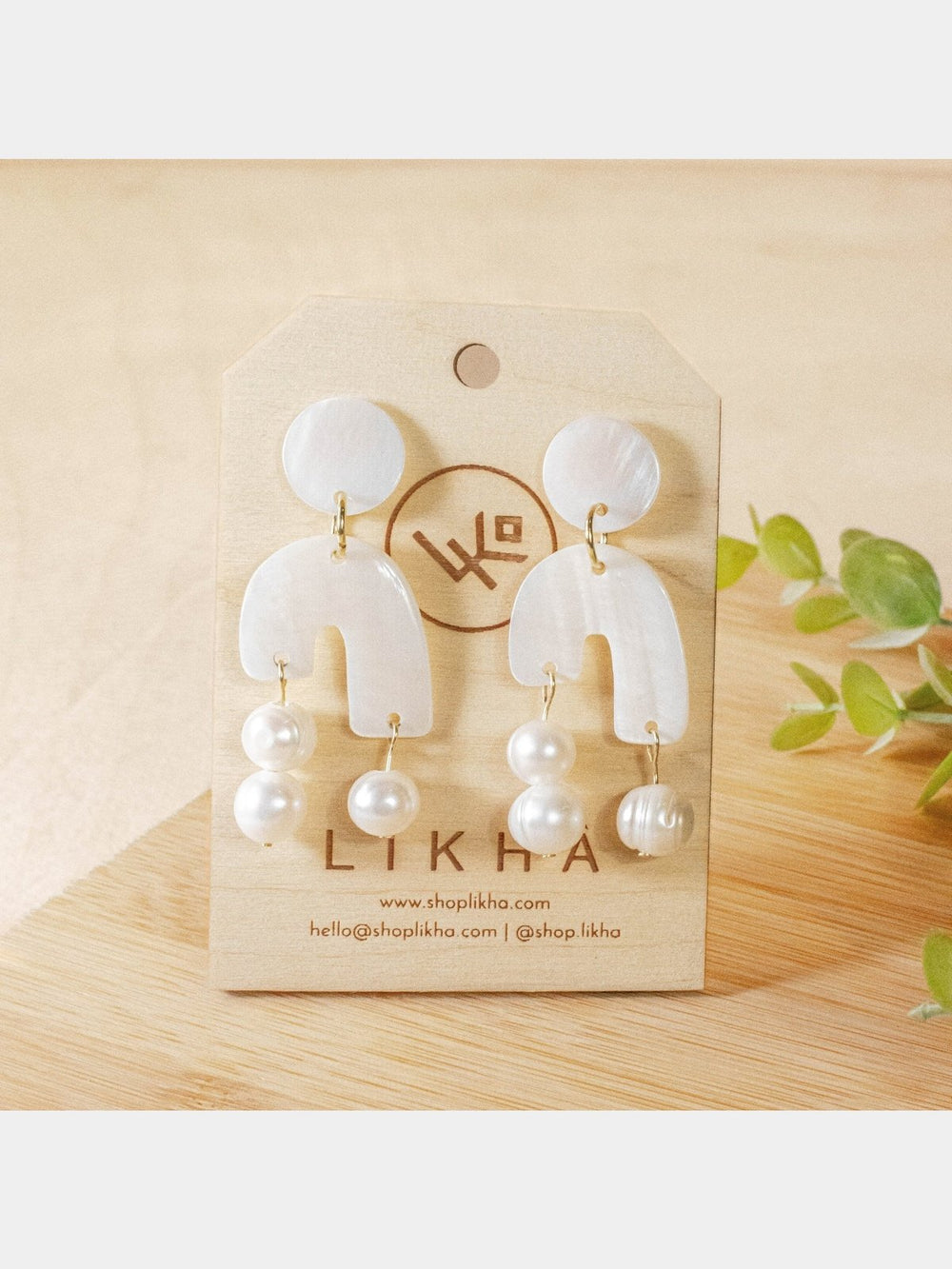 JewelryWhite Asymmetrical Pearl Earrings - Mother of Pearl | LIKHÂLIKHÂ