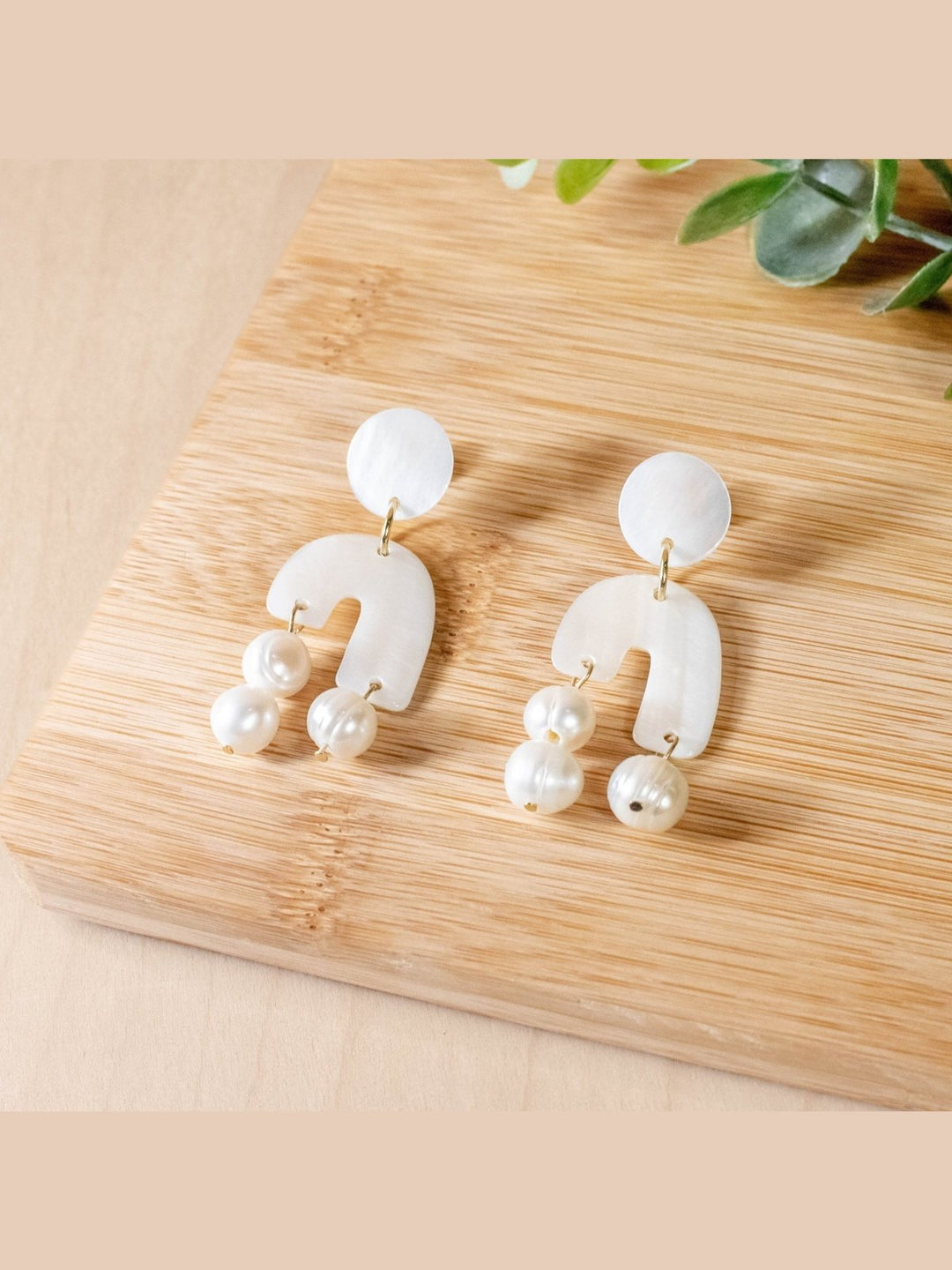 JewelryWhite Asymmetrical Pearl Earrings - Mother of Pearl | LIKHÂLIKHÂ