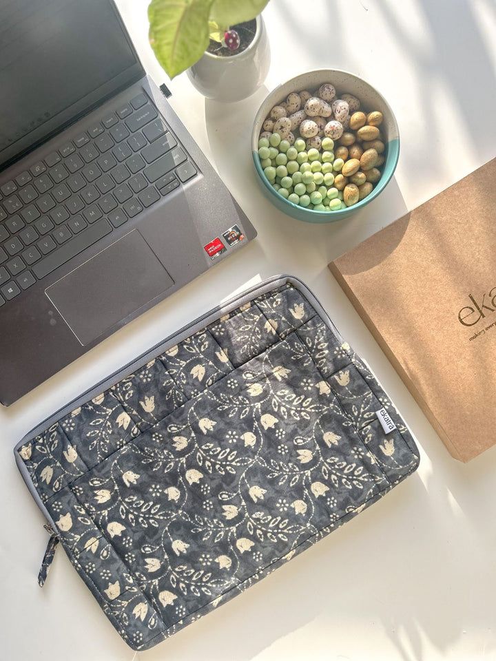 Stationery and OfficeLaptop Sleeve Black FloralEkatra