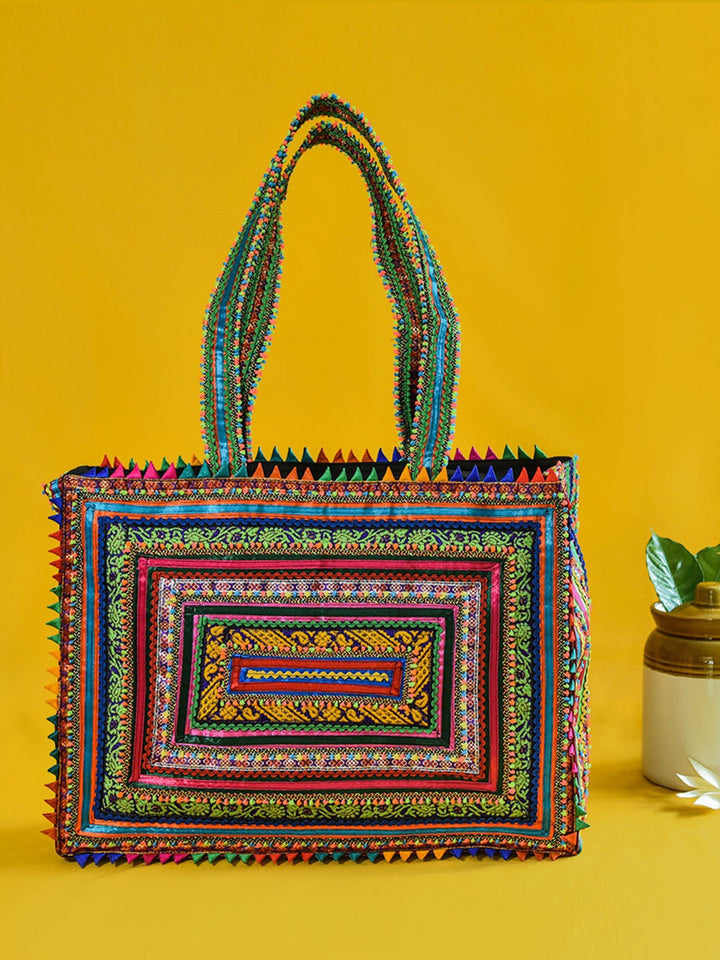 BagsPABI Shoulder Bag MulticolouredKaarigar Clinic