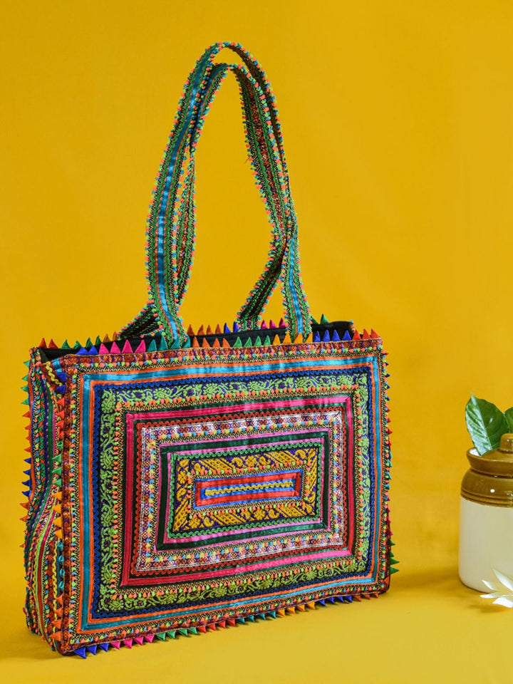 BagsPABI Shoulder Bag MulticolouredKaarigar Clinic