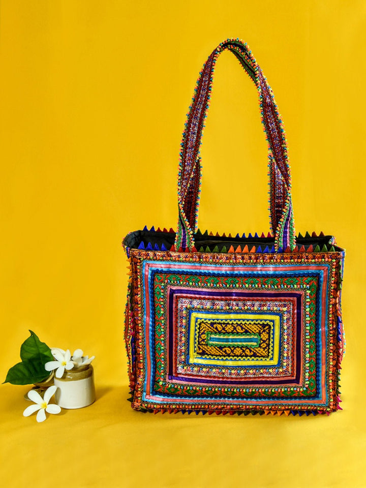 BagsPABI Shoulder Bag MulticolouredKaarigar Clinic